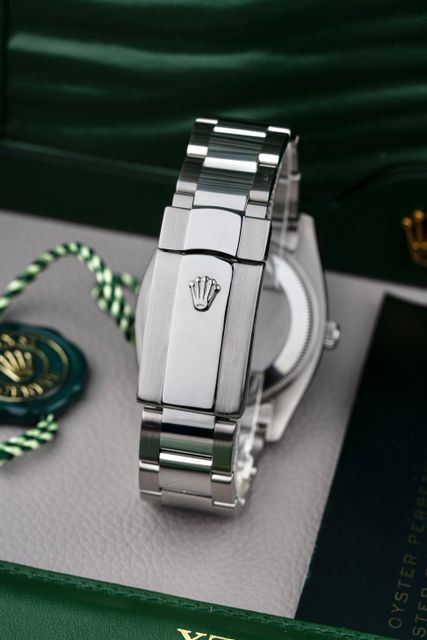 Rolex Oyster Perpetual Date 115200 Image 6